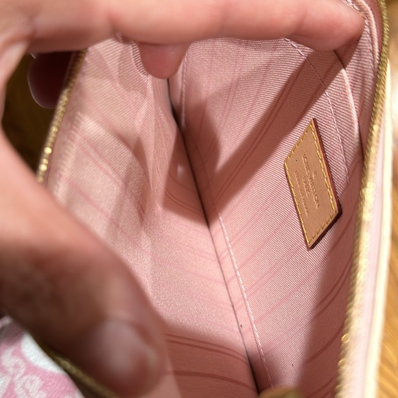 Authentic Neverfull large pouch! Damier Azur with strap! - Picture 13 of 17